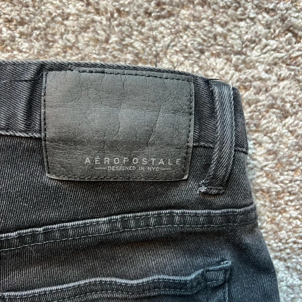 Aeropostale Men's Dark Charcoal Slim Jeans - Picture 4 of 6